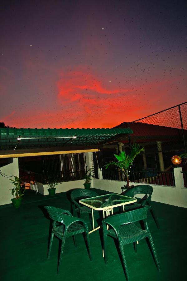 Kandyan Fo Rest Exterior foto
